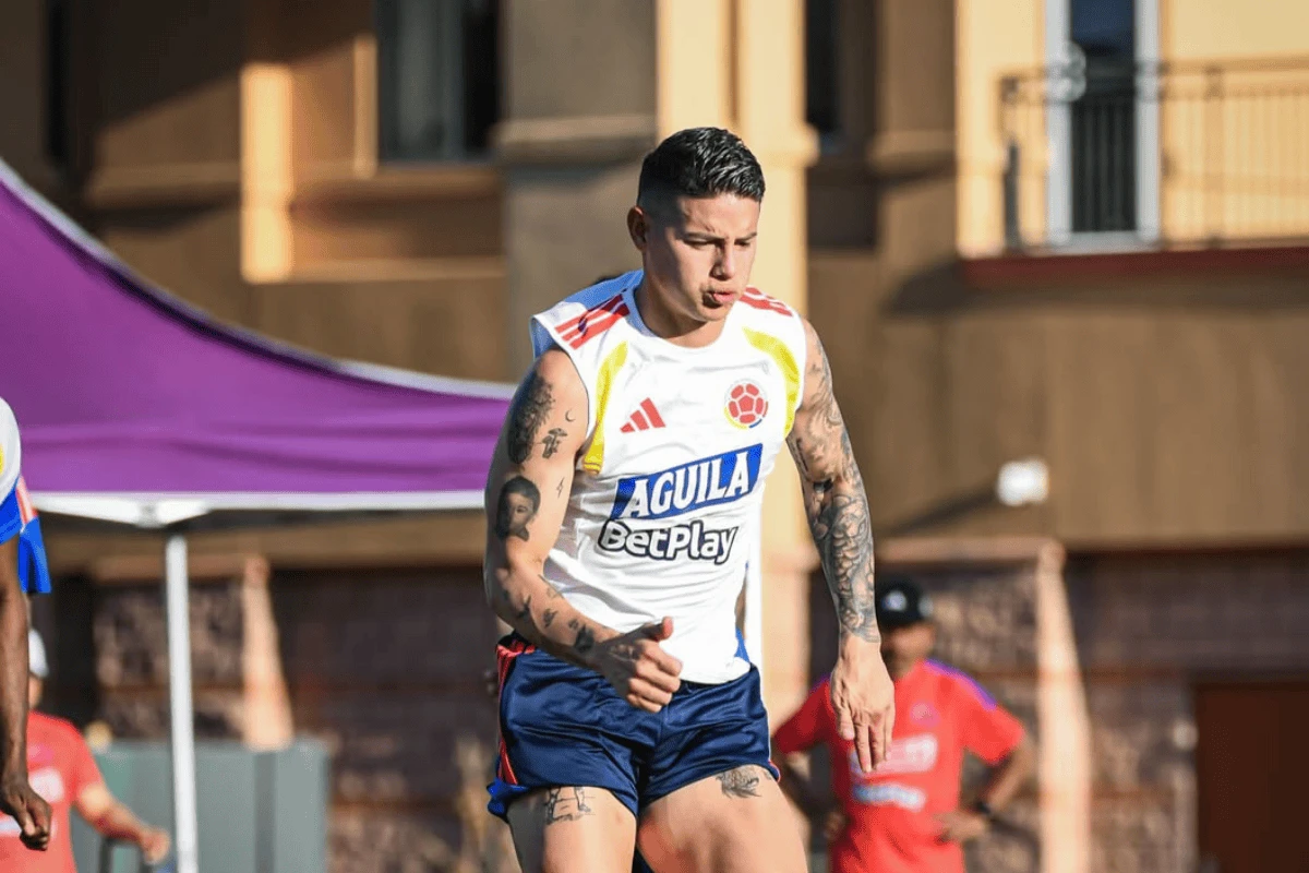 James Rodríguez treinando pela seleção colombiana