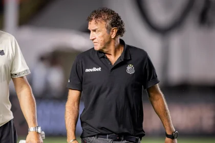 Cuca, treinador do Santos