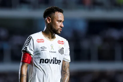 Foto colorida de Neymar, do Santos - Metrópoles