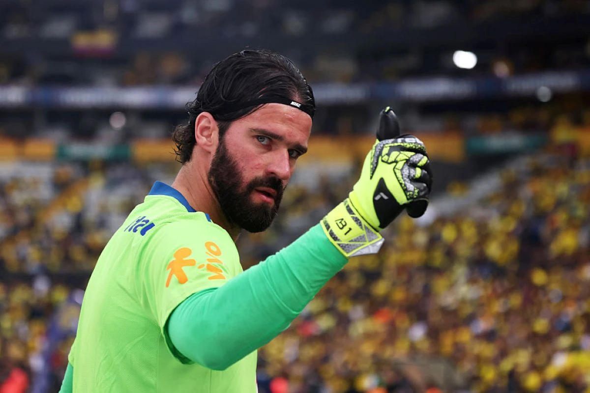 Imagem colorida de Alisson, goleiro da Seleção Brasileira - Metrópoles