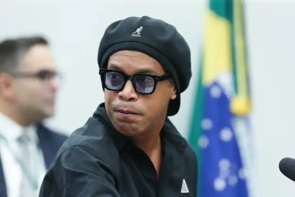 apresentar passaporte e documento de identidade falsos, e passou quase um mês pr