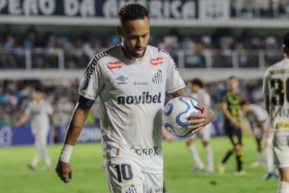 tivo Recoleta , time paraguaio que veio com os reservas para a Vila Belmiro, em