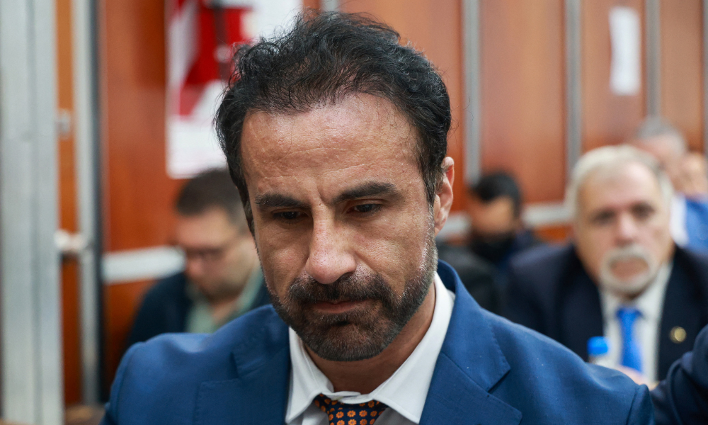 autorizar um document&aacute;rio clandestino do julgamento. Luque, assim como os