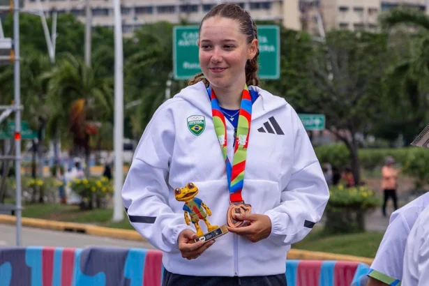 Foto colorida da delegação brasileira ciclismo - Metrópoles