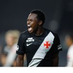 2 a 1. A equipe de Roger Machado fez primeiro tempo perfeito, principalmente na