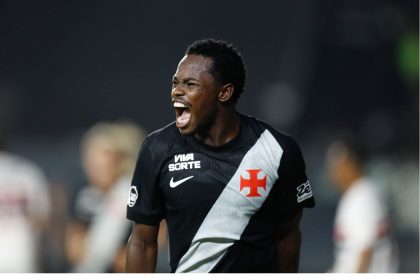 2 a 1. A equipe de Roger Machado fez primeiro tempo perfeito, principalmente na