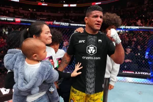 Imagem colorida de Gilbert Burns do UFC - Metrópoles