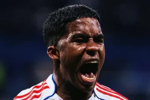 Foto colorida de Endrick, do Lyon - Metrópoles