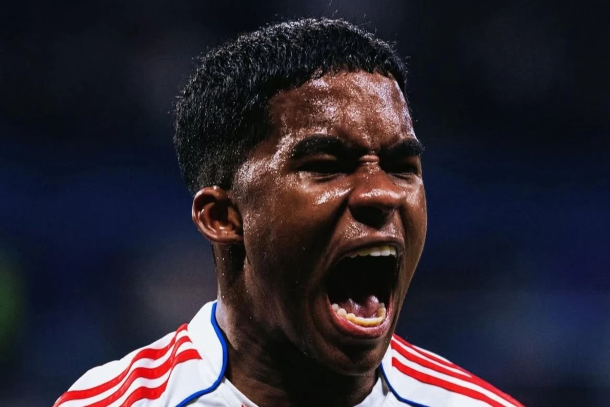 Foto colorida de Endrick, do Lyon - Metrópoles