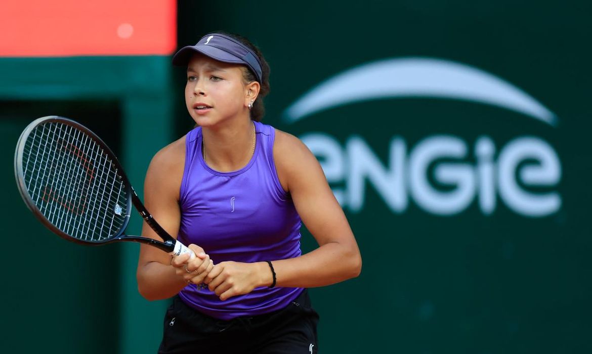 Eduarda Gomes conquista Roland Garros Júnior e garante vaga em Paris
