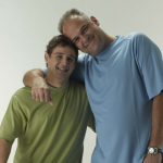 duas cirurgias na cabe&ccedil;a , por muitos anos de quimioterapia, r&aacute;dio