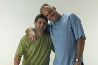 duas cirurgias na cabe&ccedil;a , por muitos anos de quimioterapia, r&aacute;dio