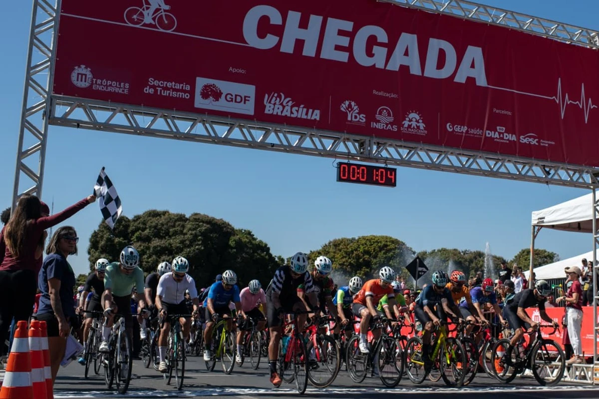 Largada-3ª-bateria-Metrópoles-Endurance-Cycling (8)