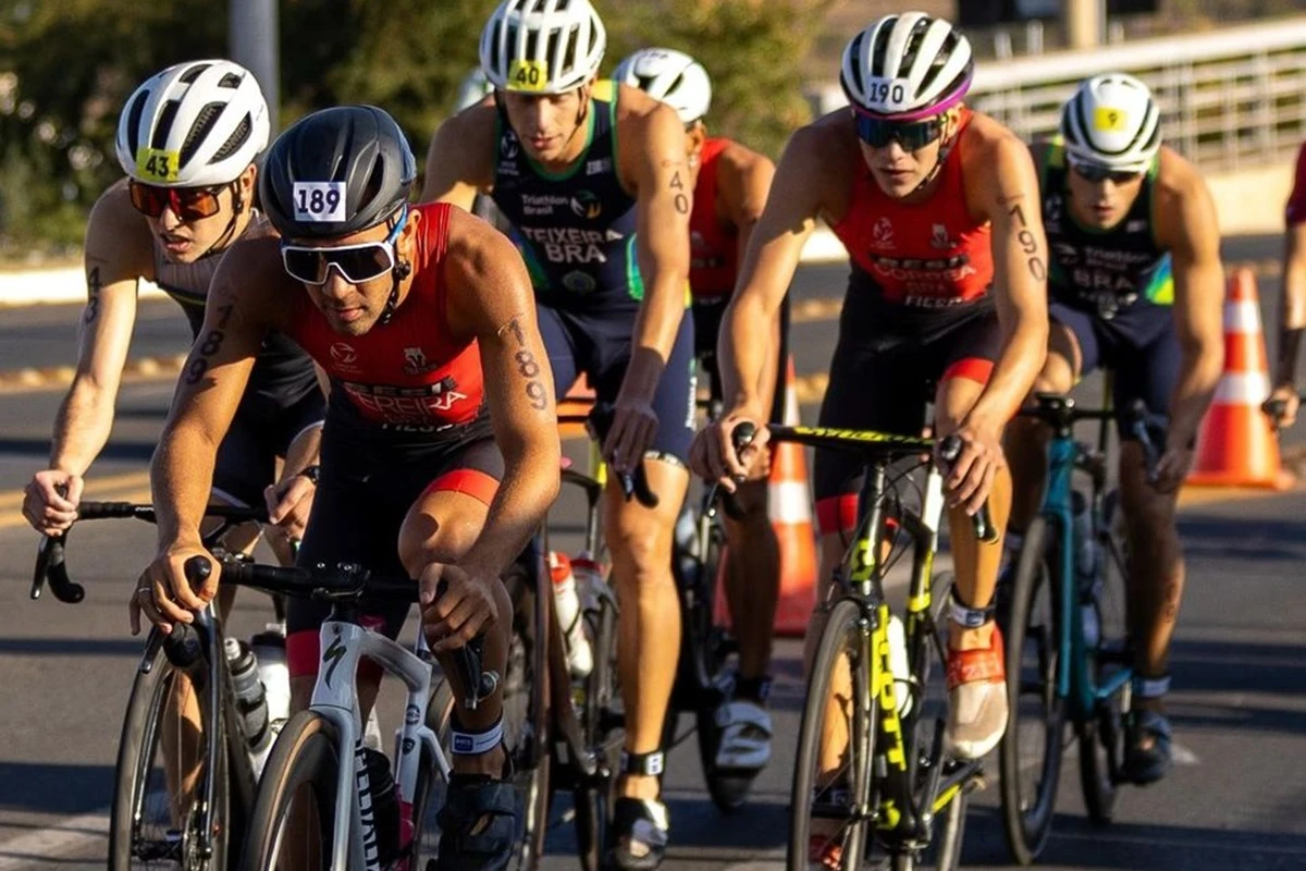 Metrópoles (@hugobarretophoto)