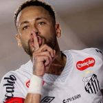 ada, foram apenas dez partidas, com quatro gols e três assistências. Ronaldinho