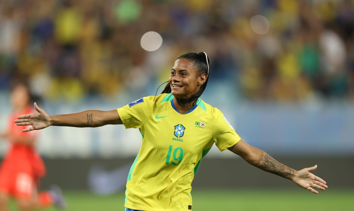 serem o país-sede. Para se classificarem, as estadunidenses terão de alcançar, a