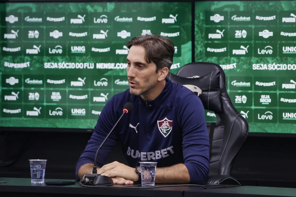Zubeldía, técnico do Fluminense durante entrevista coletiva