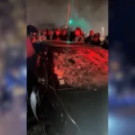 Torcedores do Paris Saint-Germain destruíram carros nas ruas da capital francesa