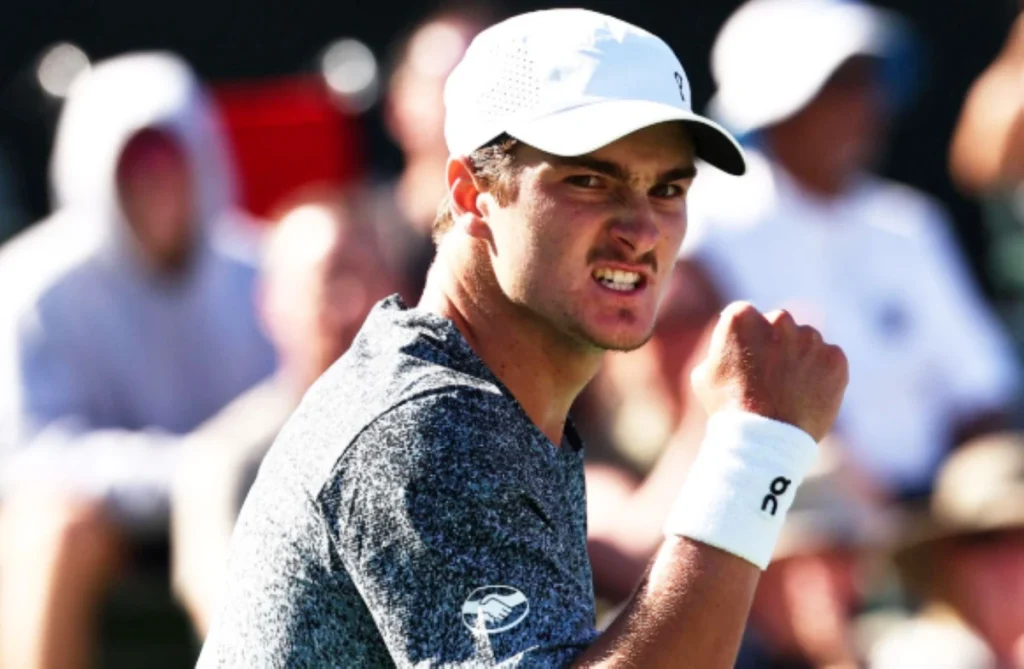 Imagem colorida de João Fonseca em Indian Wells- Metrópoles