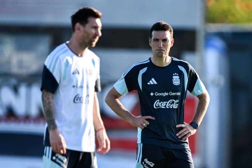 Argentina define elenco com Messi e Flaco López para buscar bicampeonato